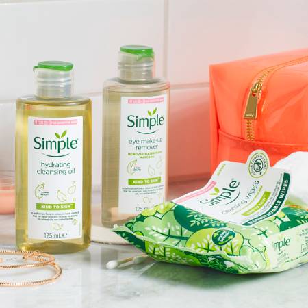 simple-eye-makeup-remover-1 پاک کننده آرایش چشم سیمپل Simple Eye Makeup Remover125میل - Image 2