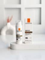 کرم ضد آفتاب بی رنگ ضد چروک و لک SPF50 آنتلیوس لاروش پوزای - Image 2