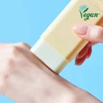 ضد آفتاب استیکی توکوبو مدل ویتا واترپروف Tocobo Vita Waterproof Sun Stick SPF50+ PA++++ - Image 3