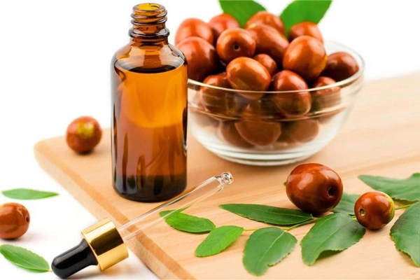 روغن جوجوبا: تنظیم‌کننده چربی پوست سر