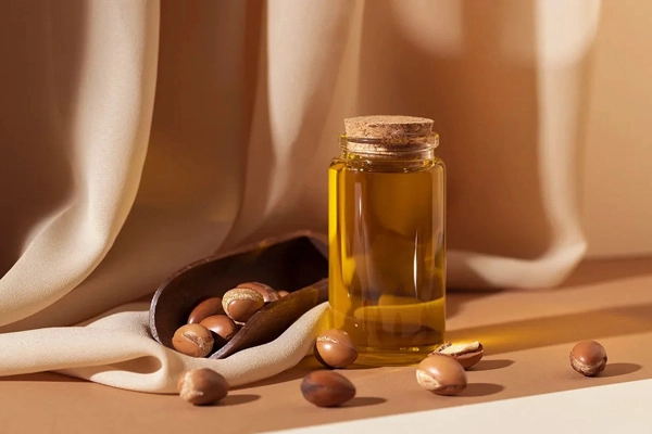 روغن آرگان: طلای مایع مراکش برای موهایی درخشان