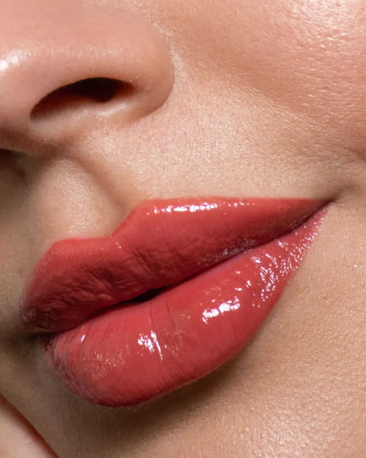 برق لب مای گلاس پلامپ اند شاین آسترا در رنگ های متنوع ASTRA MY GLOSS PLUMP & SHINE STARDUST - Image 2