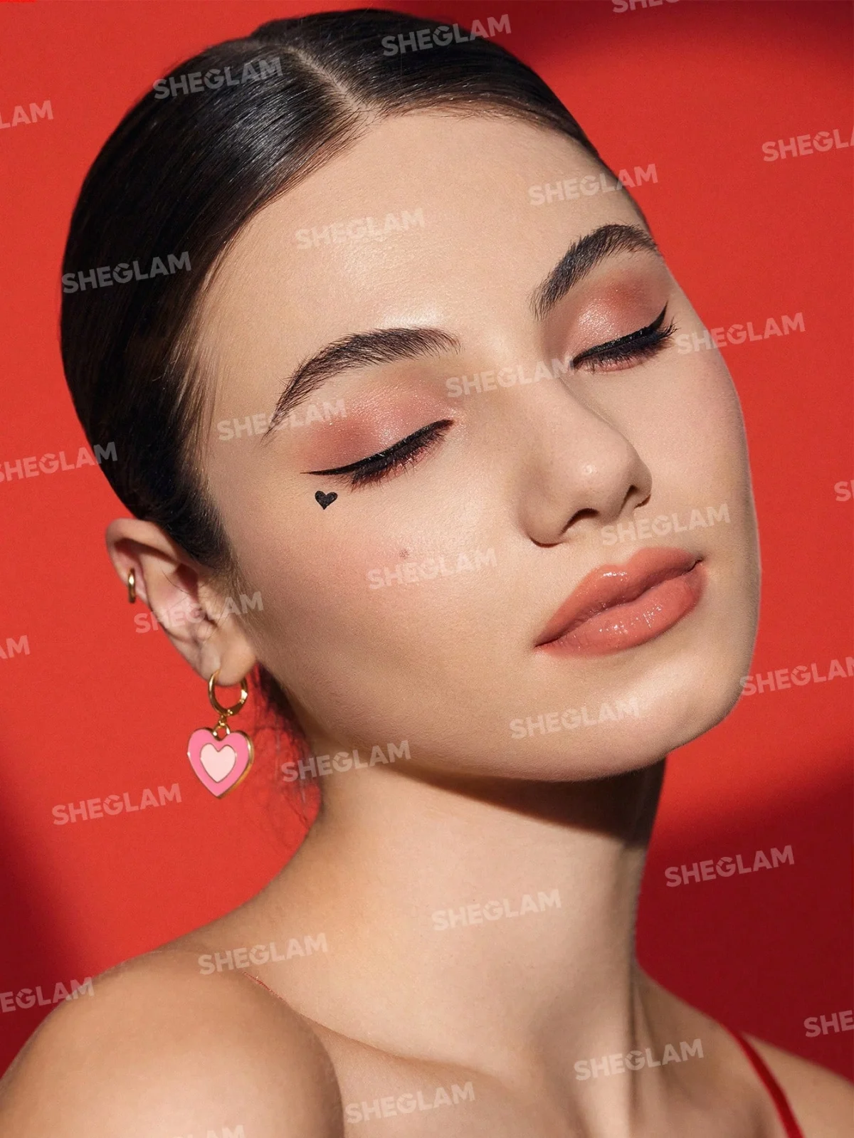 خط چشم استامپی شیگلم طرح قلبی Sheglam Heart Eyes 2-In-1 Stamp Eyeliner - Image 2